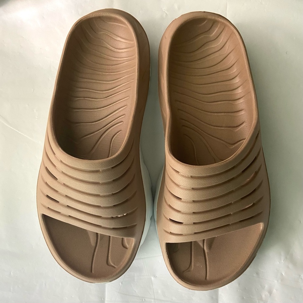 Women's Tan Slide Sandals like new